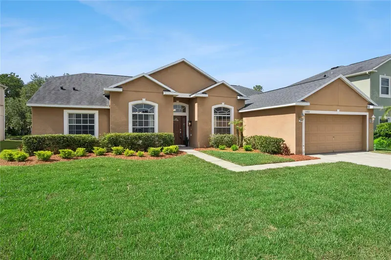5703 Autumn Chase Cir, FL