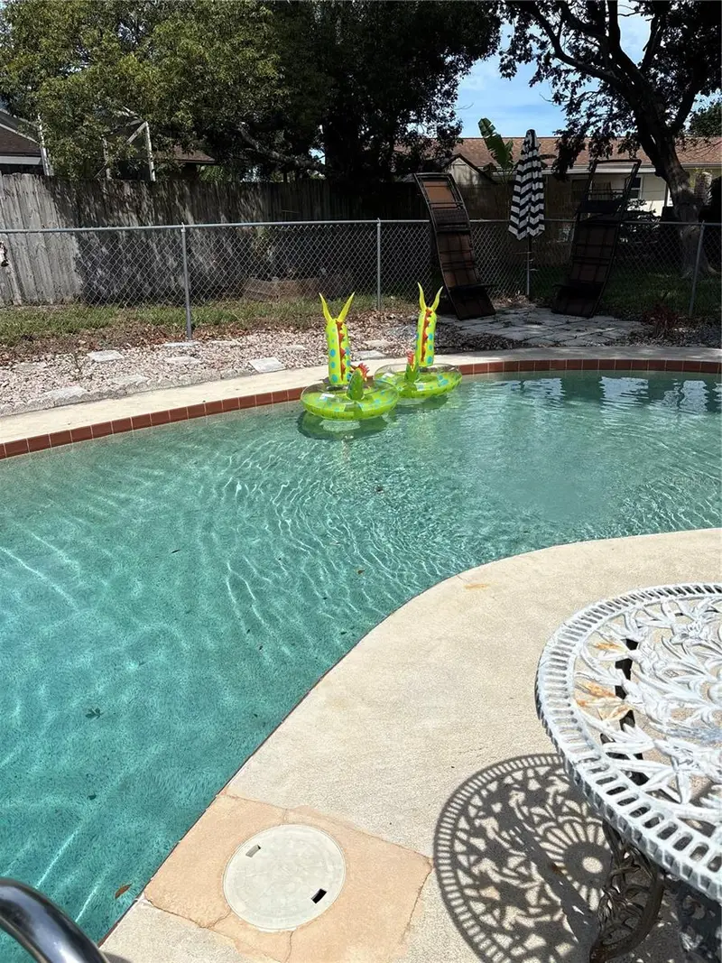 94 Glass Ct, FL