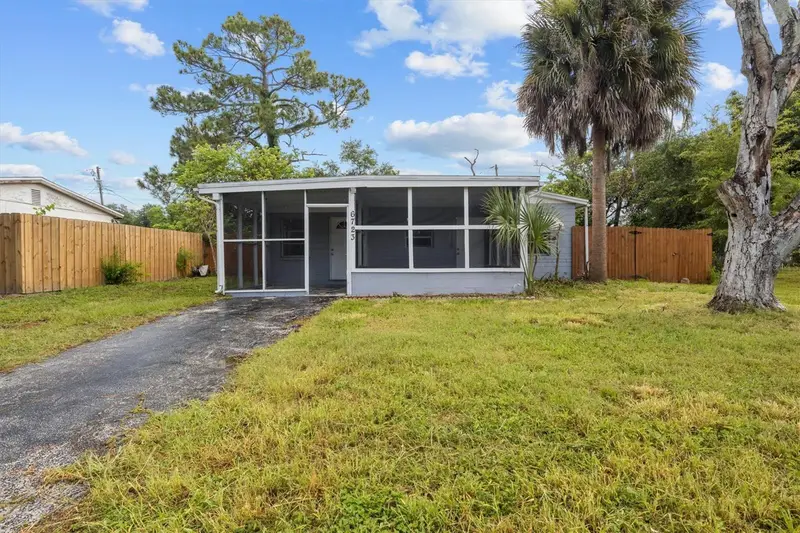 6723 78th Ave N, FL