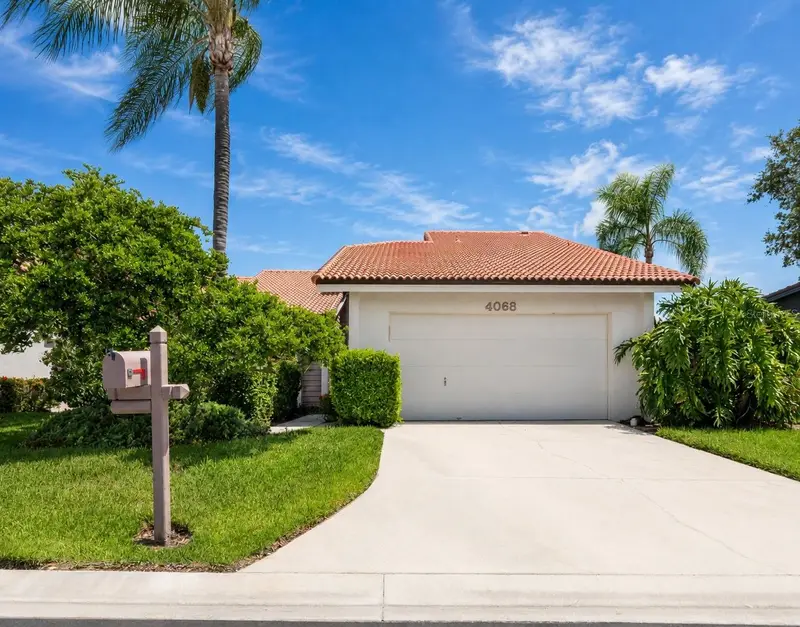 4068 Wilshire Cir E #145, FL