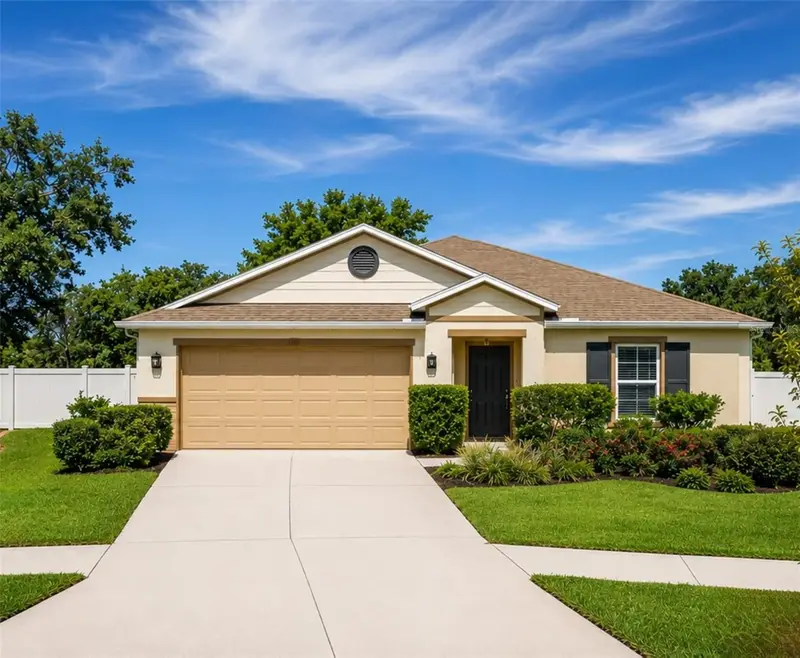10539 Laguna Plains Dr, FL