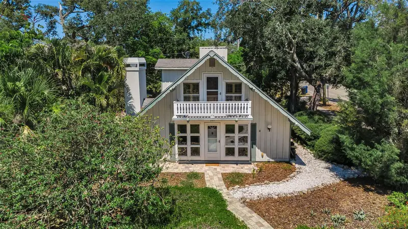 380 Colonial Ct, FL