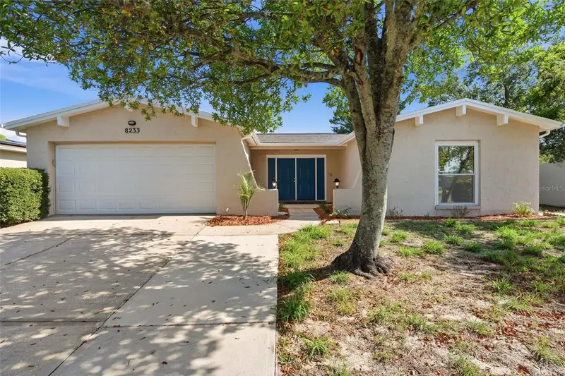 8233 Redfield Dr, FL