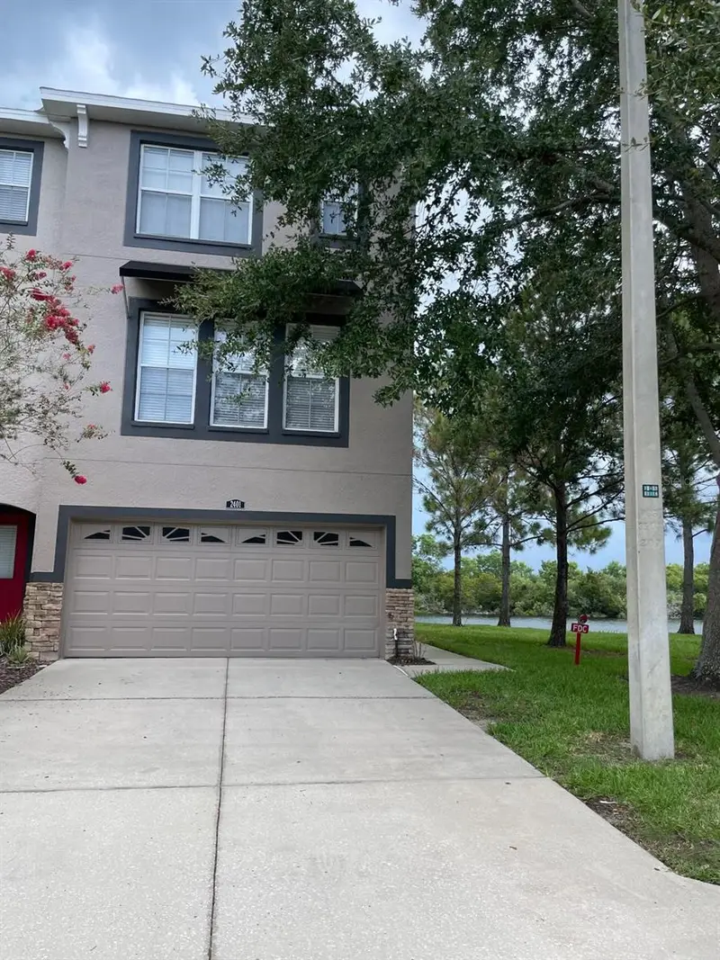 2401 Lexington Oak Dr, FL