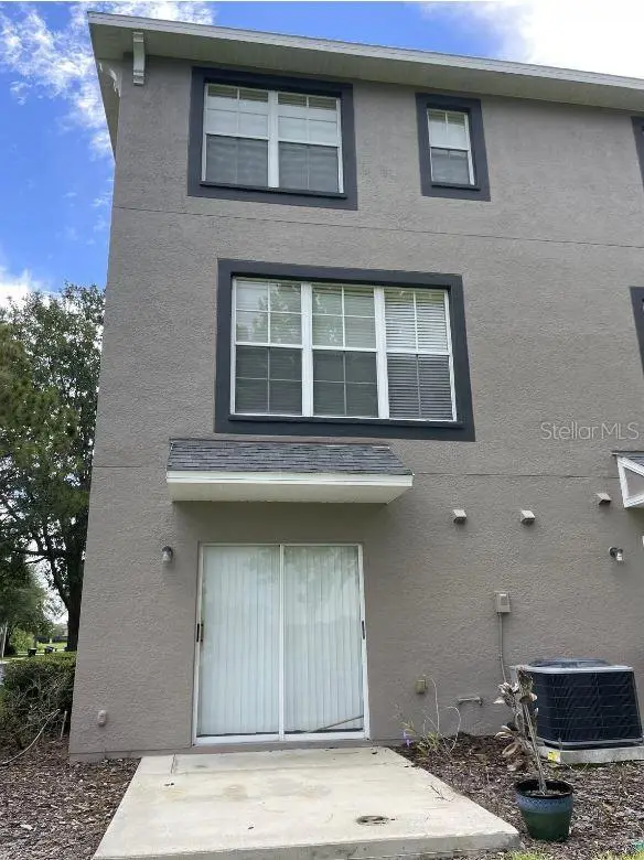 2401 Lexington Oak Dr, FL