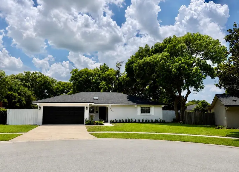 726 Forest Glen Ct, FL