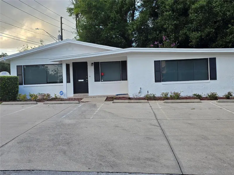498 Esther Ln, FL