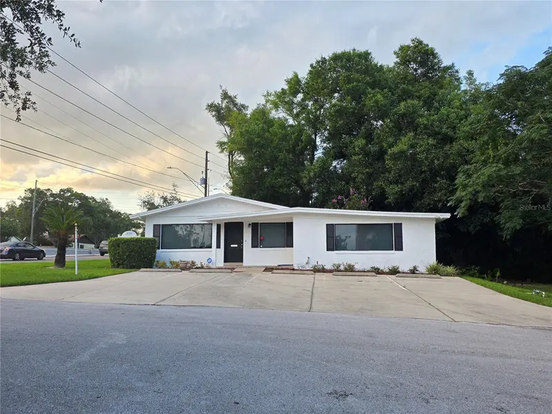 498 Esther Ln, FL