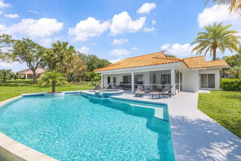 12853 Bellerive Dr, FL