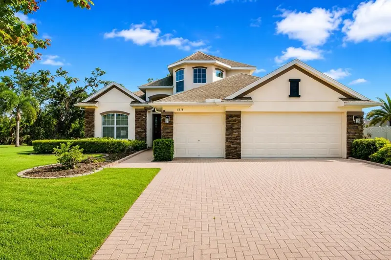 5518 72nd Ter E, FL