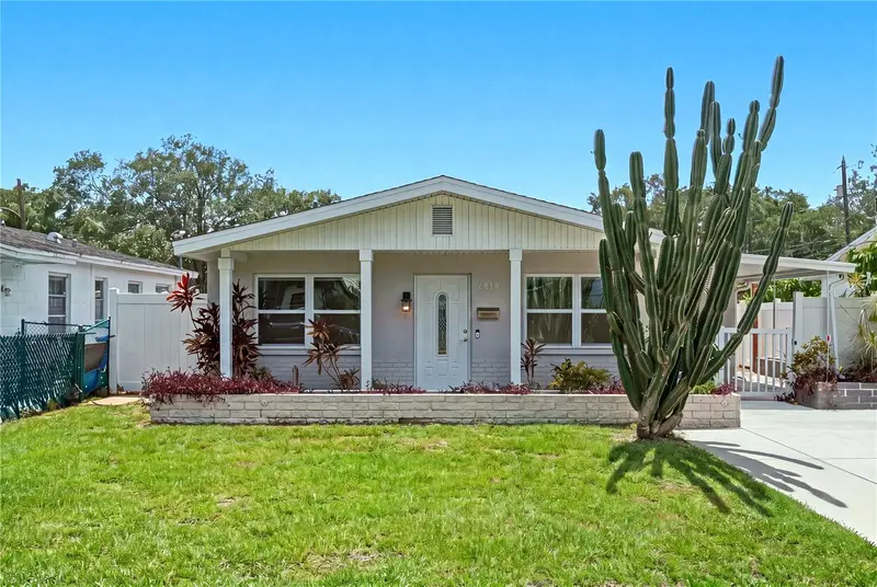 6810 Livingston Ave N, FL