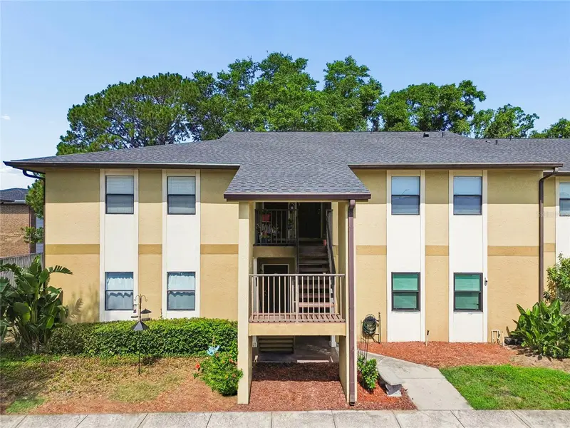 10100 Sailwinds Blvd N #202, FL