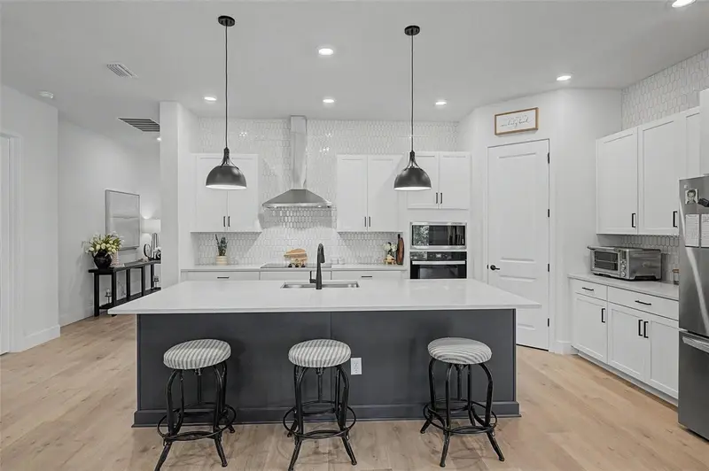 31537 Hayman Loop, FL