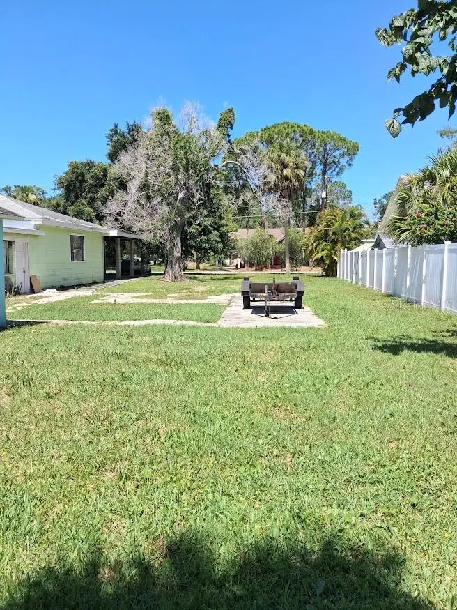 Banana St, FL