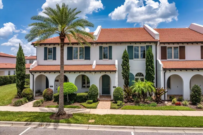 8937 Lakeshore Pointe Dr, FL
