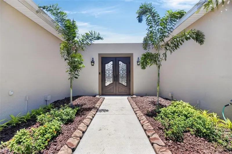 3016 Smilodon Trl, FL