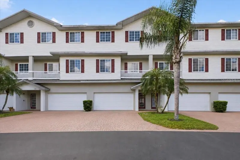 3305 10th Ln W, FL
