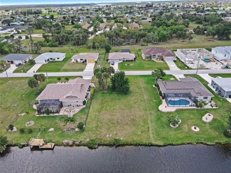 82 Mark Twain Ln, FL