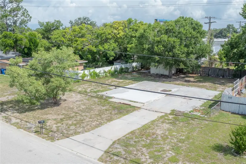 7006 Thrasher Dr, FL