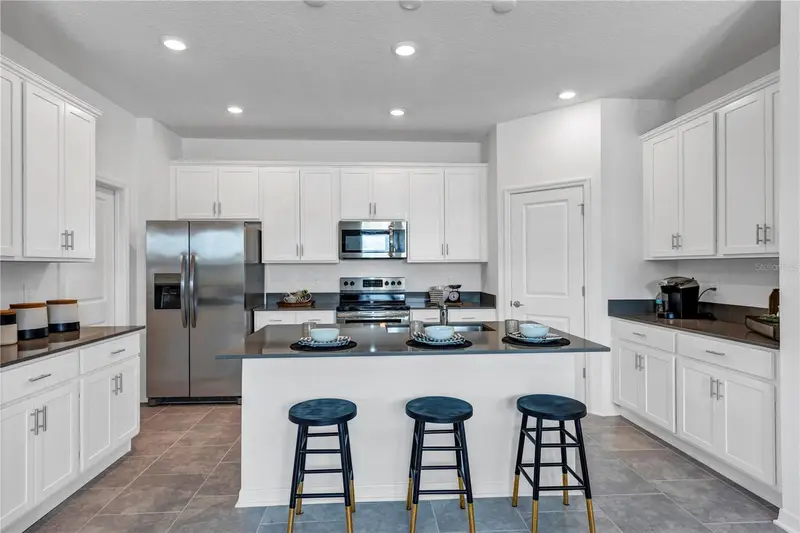 5614 Fiona Ln, FL