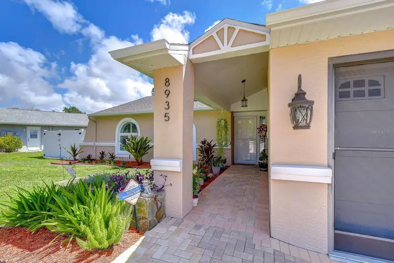 8935 Ruger Dr, FL
