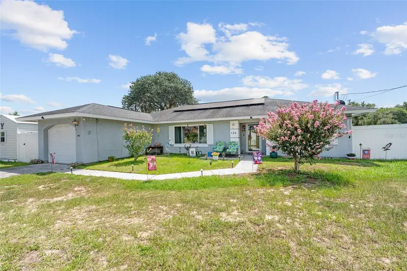 124 Oak Cir, FL