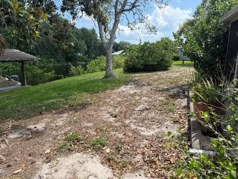140 Citrus Rd Ne, FL