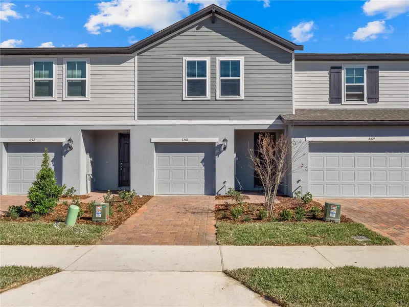 658 Legacy Loop, FL