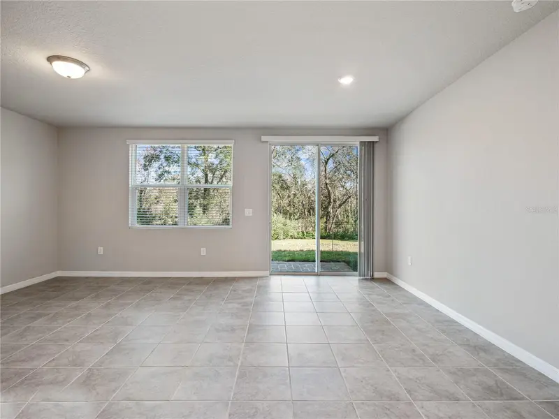 658 Legacy Loop, FL