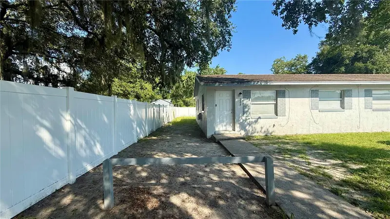 205 Mill St, FL