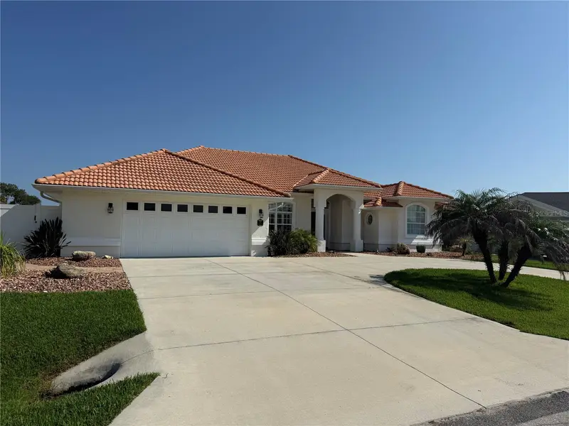 17 Crazy Horse Ct, FL