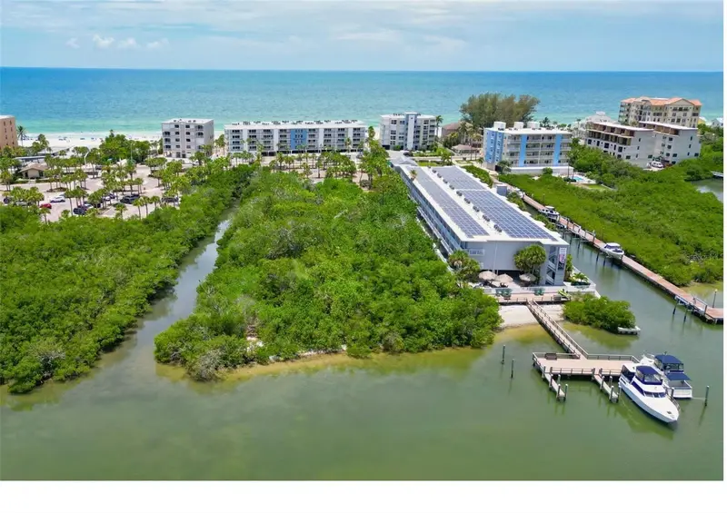 19610 Gulf Blvd #206, FL