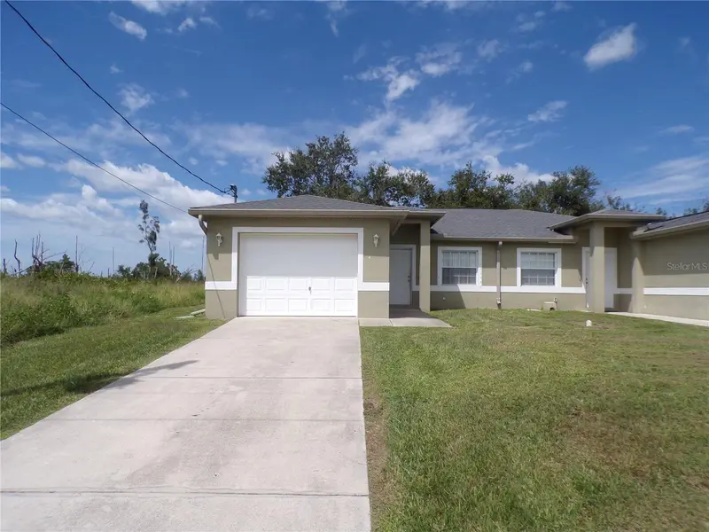 385 Sunflower St #A, FL
