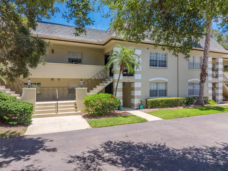 68 Country Club Dr, FL