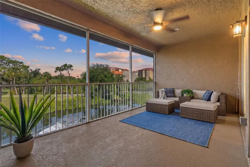 2309 Jessie Harbor Dr #2402, FL