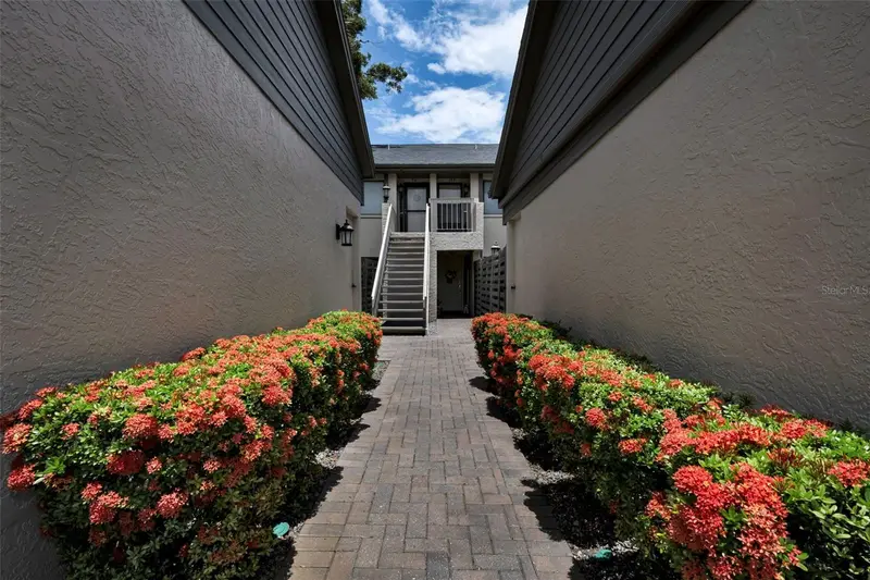 3165 Landmark Dr #711, FL