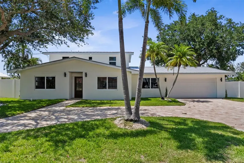 10016 Kingfisher Rd E, FL