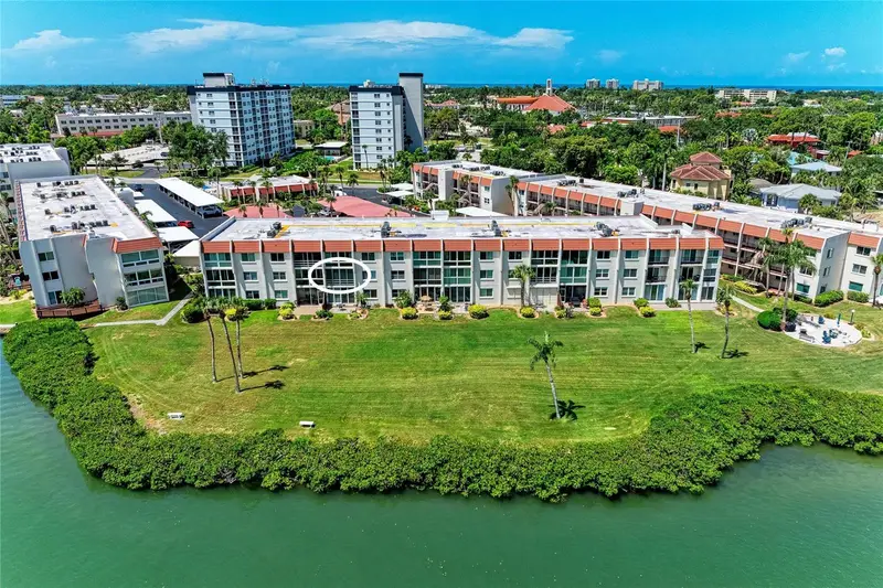 250 Santa Maria St #219, FL