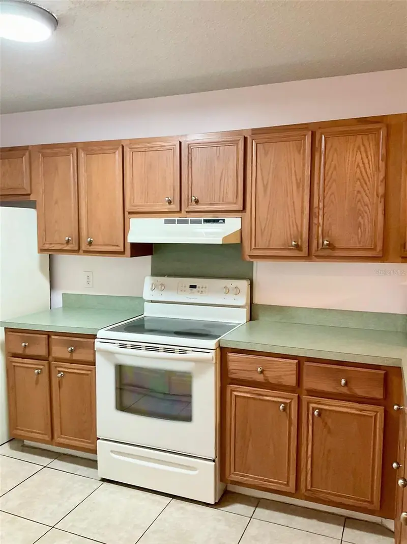 616 Kenwick Cir #104, FL