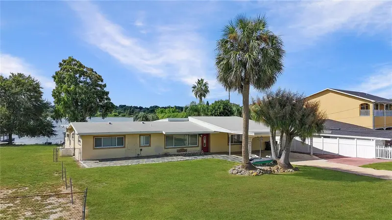 117 E Lake Roy Dr Se, FL