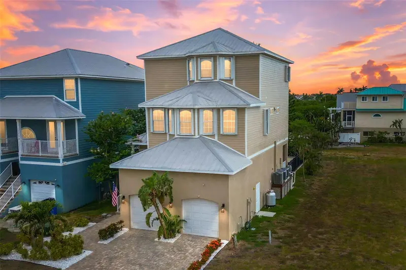 1340 Apollo Beach Blvd S, FL