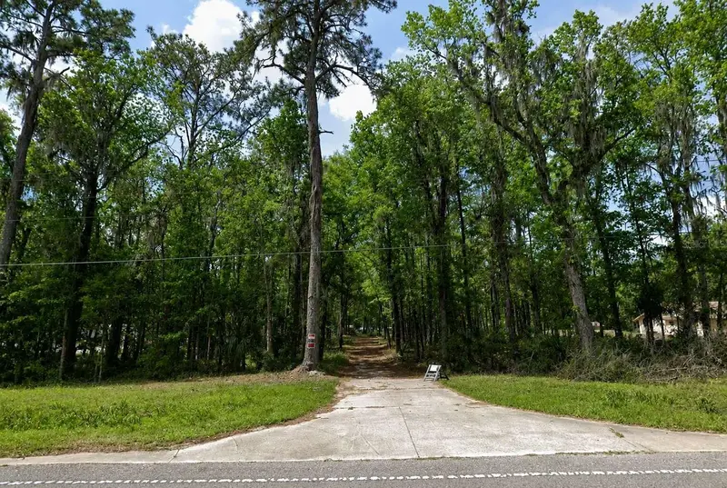 18864 N Highway 329, FL