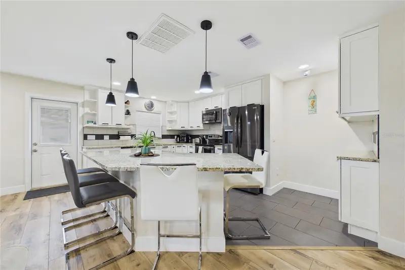 132 Concord Dr Ne, FL