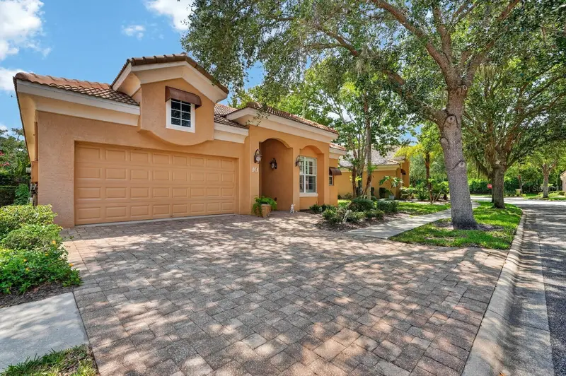 10 Lakeside Way, FL