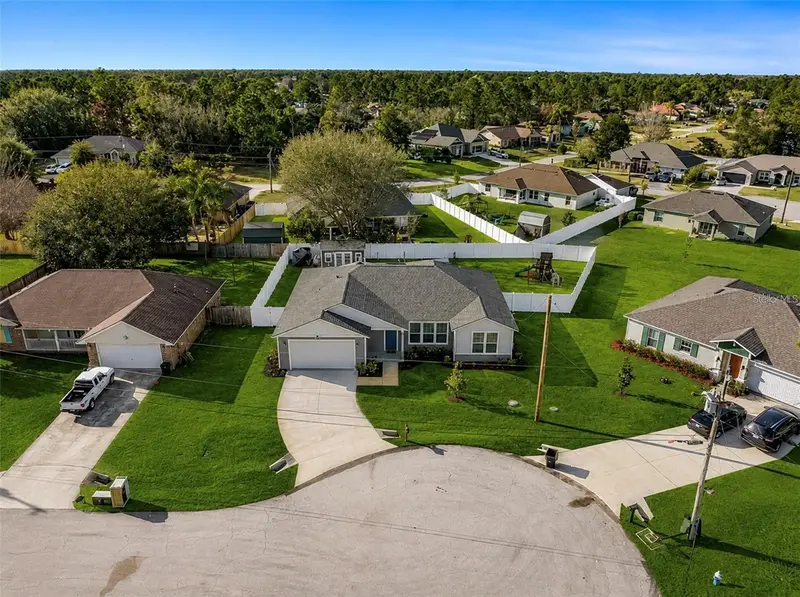 13 Lemay Pl, FL