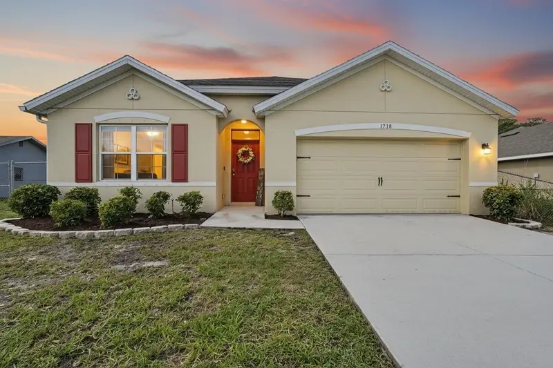 1718 Pace Dr Nw, FL