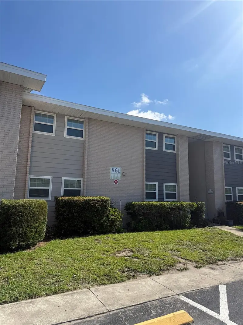 861 Sky Lake Cir #C, FL