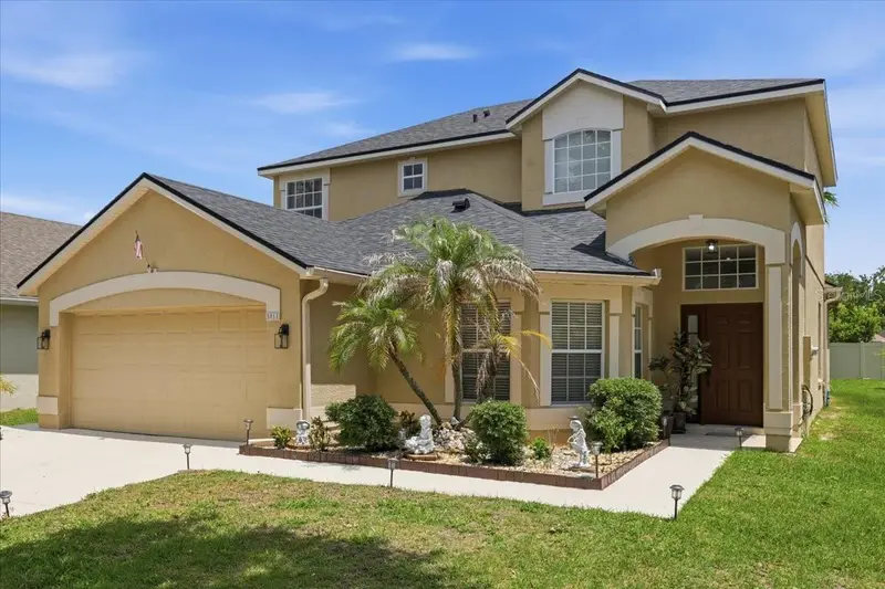 5011 Corto Dr, FL