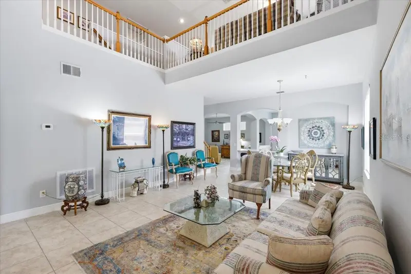 5011 Corto Dr, FL