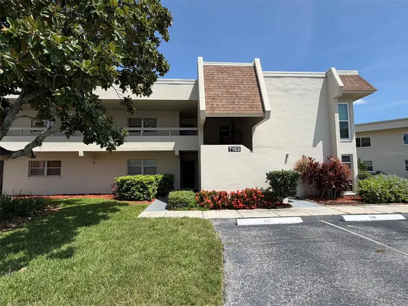 7153 W Country Club Dr N #145, FL